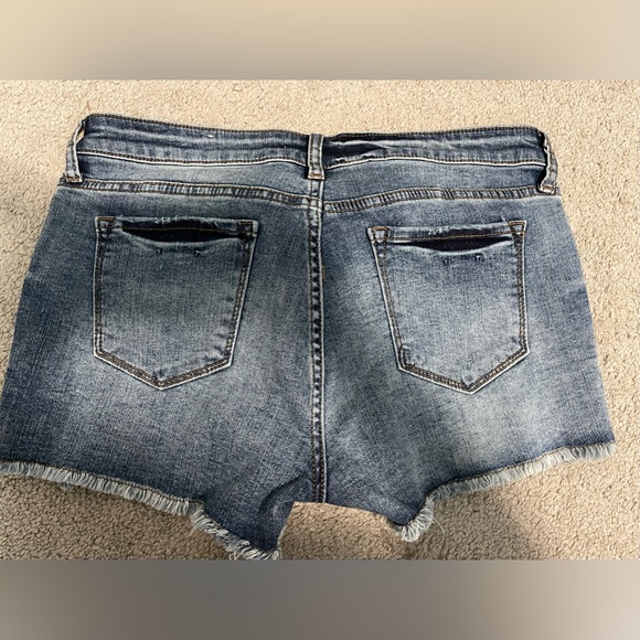 NEW STS Blue Distressed Denim Shorts Size 29 - Picture 2 of 2
